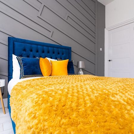 Cheerful 2 Bedroom Homely Apartment, Sleeps 6 Guest Comfy, 3X Double Bed, Parking, Free Wifi, Suitable For Business, Leisure Guest,Glasgow, Glasgow West End, Near City Centre 외부 사진