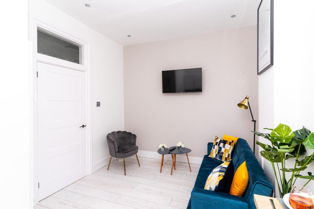 Cheerful 2 Bedroom Homely Apartment, Sleeps 6 Guest Comfy, 3X Double Bed, Parking, Free Wifi, Suitable For Business, Leisure Guest,Glasgow, Glasgow West End, Near City Centre 외부 사진