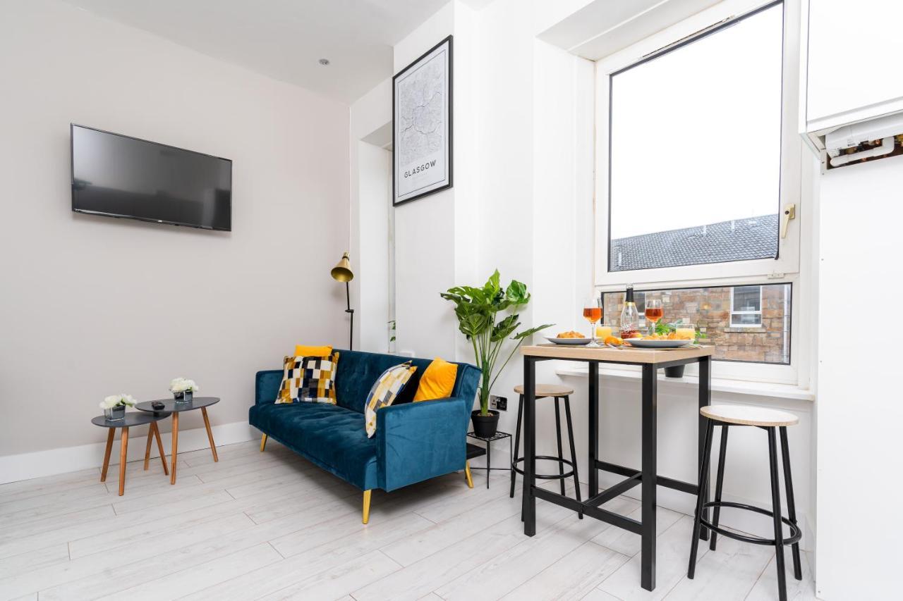 Cheerful 2 Bedroom Homely Apartment, Sleeps 6 Guest Comfy, 3X Double Bed, Parking, Free Wifi, Suitable For Business, Leisure Guest,Glasgow, Glasgow West End, Near City Centre 외부 사진