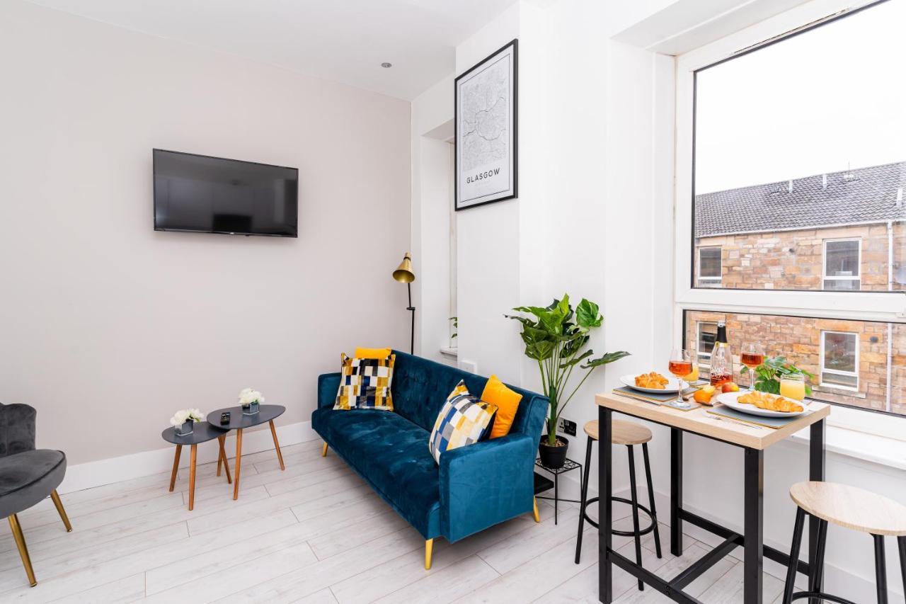 Cheerful 2 Bedroom Homely Apartment, Sleeps 4 Guest Comfy, 1X Double Bed, 2X Single Beds, Parking, Free Wifi, Suitable For Business, Leisure Guest,Glasgow, Glasgow West End, Near City Centre 외부 사진