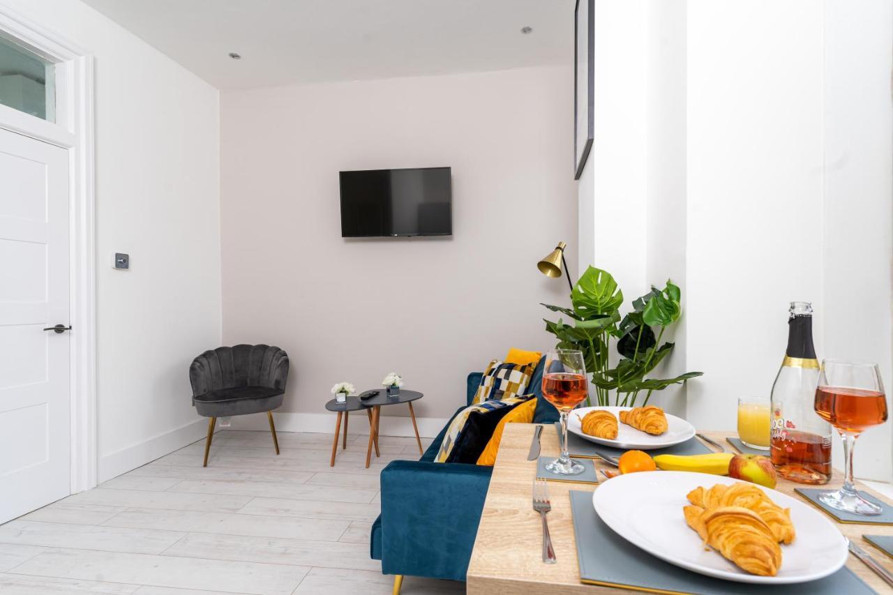 Cheerful 2 Bedroom Homely Apartment, Sleeps 6 Guest Comfy, 3X Double Bed, Parking, Free Wifi, Suitable For Business, Leisure Guest,Glasgow, Glasgow West End, Near City Centre 외부 사진
