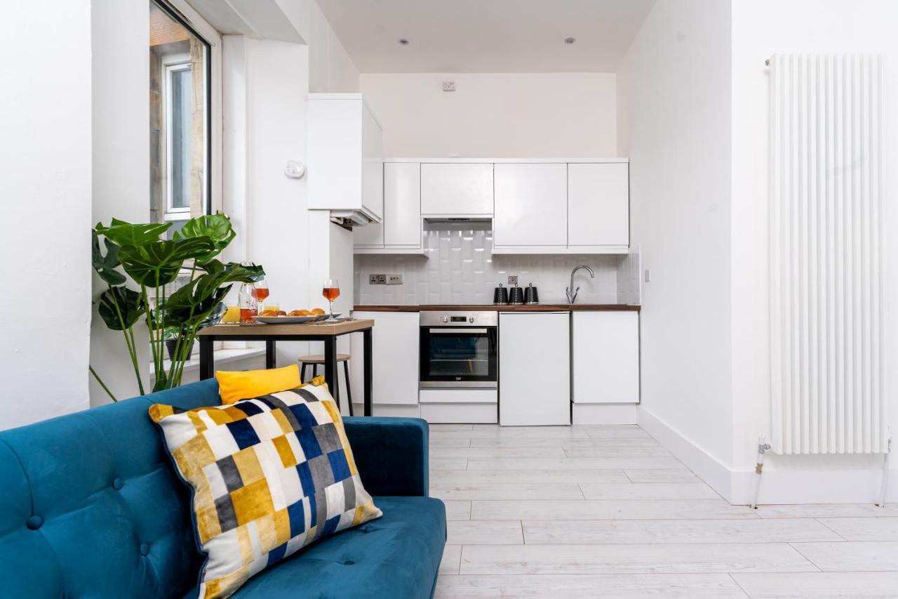 Cheerful 2 Bedroom Homely Apartment, Sleeps 6 Guest Comfy, 3X Double Bed, Parking, Free Wifi, Suitable For Business, Leisure Guest,Glasgow, Glasgow West End, Near City Centre 외부 사진