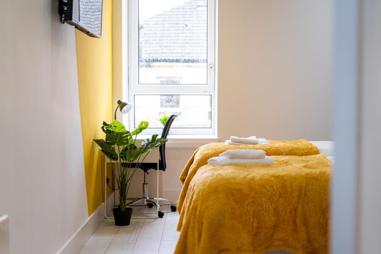 Cheerful 2 Bedroom Homely Apartment, Sleeps 6 Guest Comfy, 3X Double Bed, Parking, Free Wifi, Suitable For Business, Leisure Guest,Glasgow, Glasgow West End, Near City Centre 외부 사진